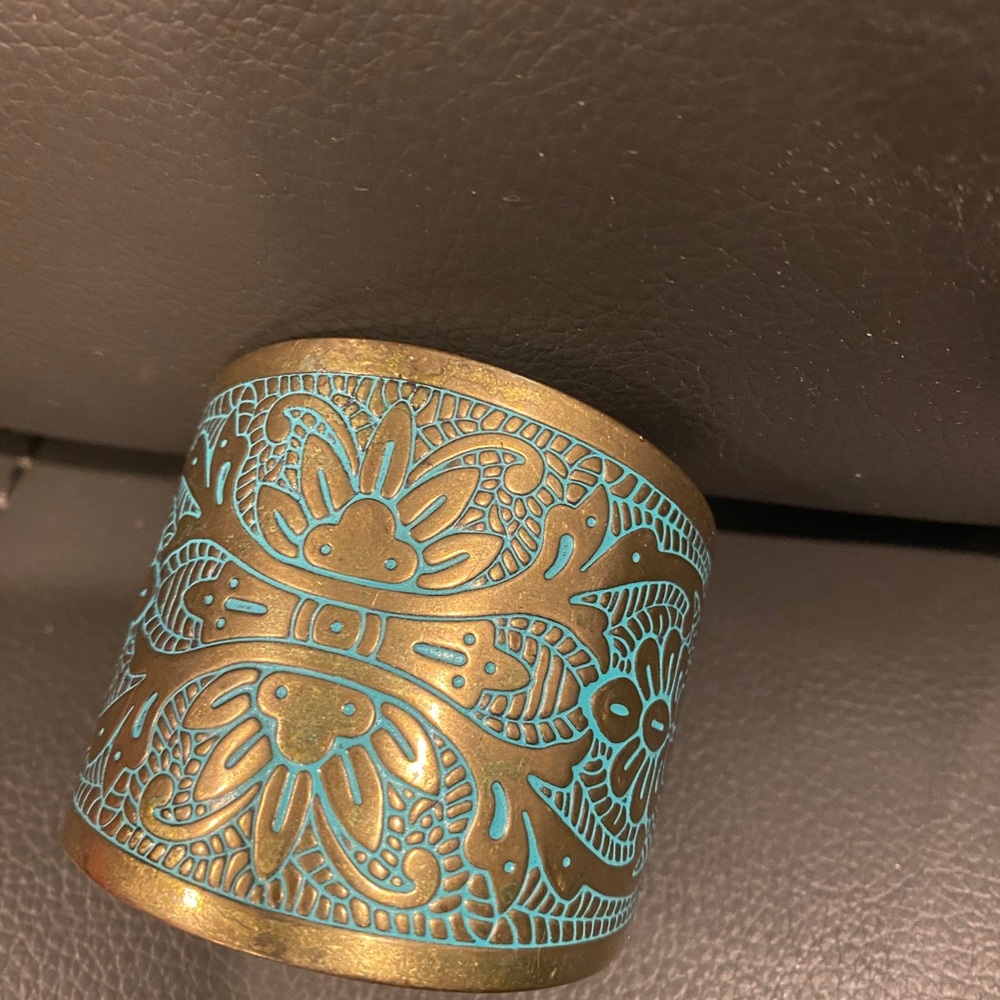 Cuff-bracelet